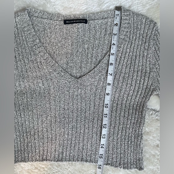 Brandy Melville - Melina Cropped Sweater - Salt & Pepper Grey - One Size - Picture 8 of 9